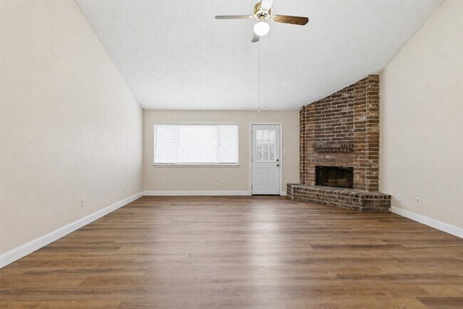 Building Photo - 16315 Dew Drop Ln