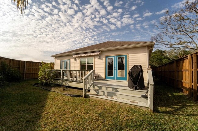 Building Photo - 228 Herada St