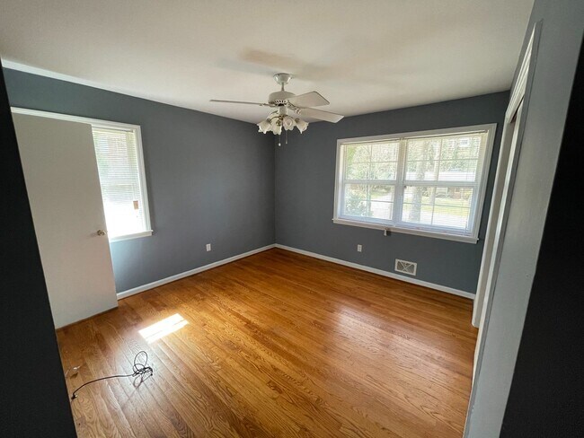 Building Photo - Single Family Home in Gainesville City Limits