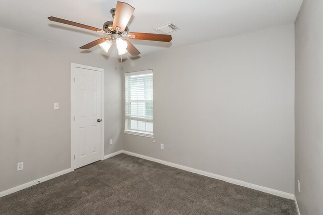 Building Photo - 4923 N Cancun Dr