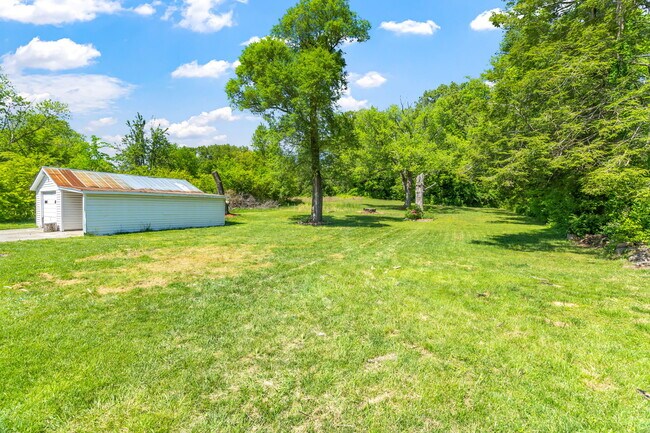 Building Photo - 5700 Ridgefield Rd
