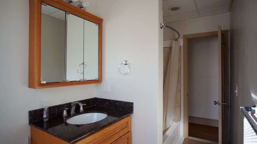 Building Photo - 47 Carolina Ave