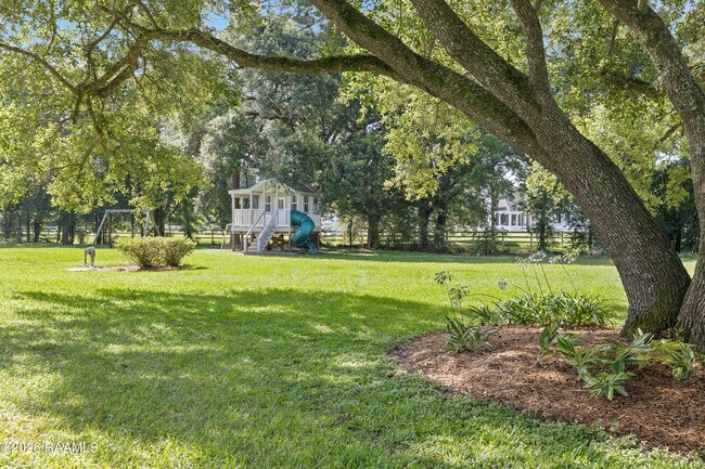 Building Photo - 2407 E Broussard Rd