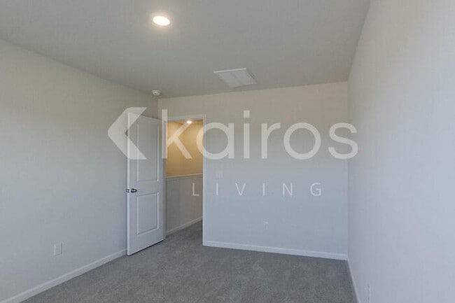 Building Photo - 2097 Banyan Cir