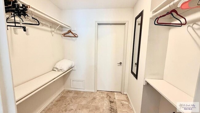 Building Photo - 322 McFadden Dr