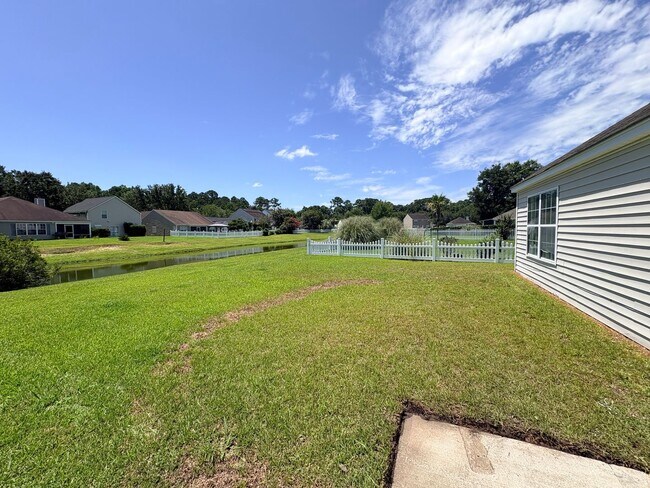 Building Photo - Welcome To Edgefield