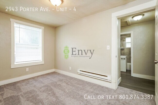 Building Photo - 2943 Porter Ave