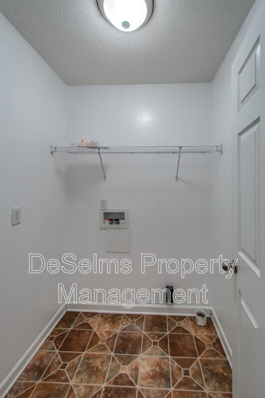 Building Photo - 3733 Shoteka Dr