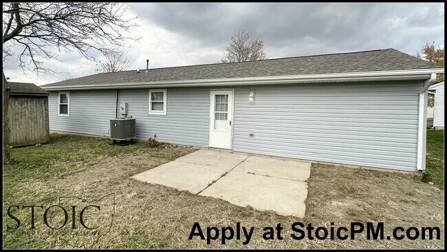 Building Photo - 3303 Chief Tarkee Ct