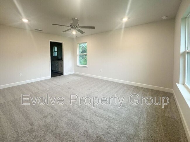 Building Photo - 31 Westridge Ln