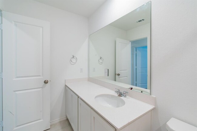 Building Photo - 10500 Steinbeck Dr