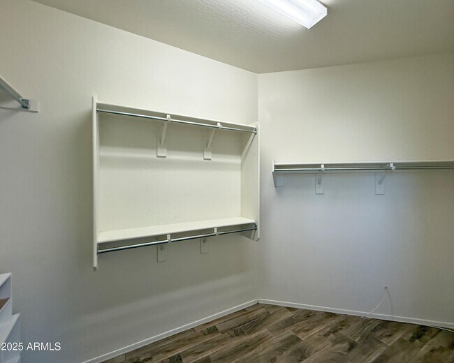 Building Photo - 7516 W Darrel Rd