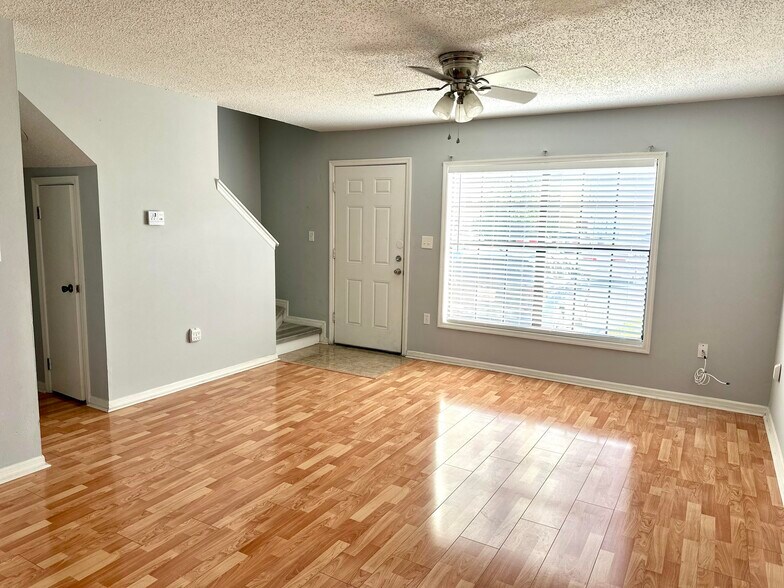 Building Photo - 7404 Woodburn Ct