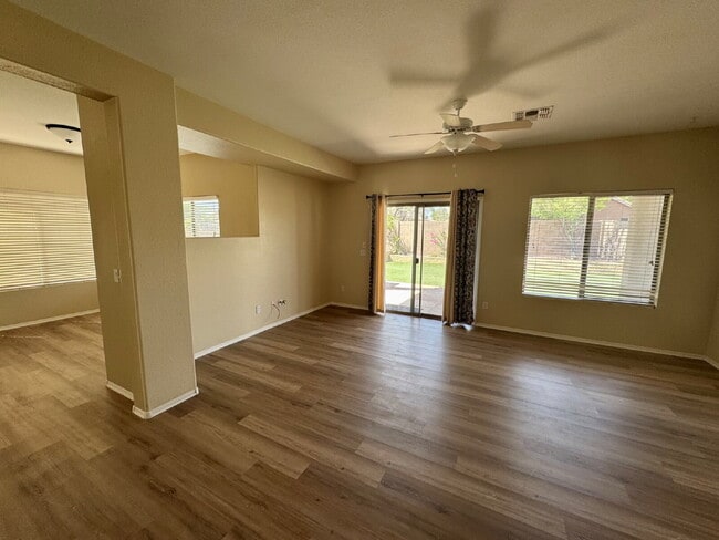 Building Photo - Pets Welcome. Turf backyard. Quiet cul-de-sac lot. Bonus Room/loft. 3 blocks to award winning Ant...