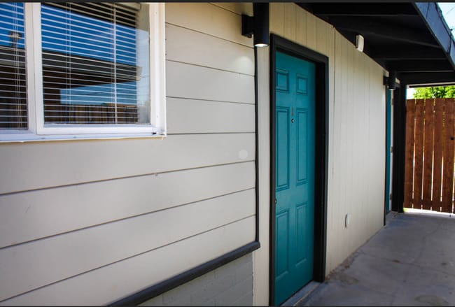 Building Photo - 1125 Tamerack Ave