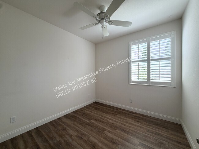 Building Photo - 4464 Lazo Dr