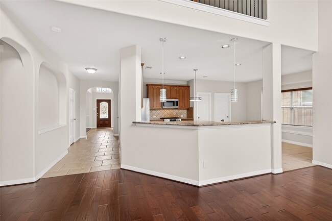 Building Photo - 24526 Avellino Ct