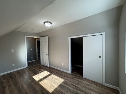 Building Photo - 933 Front Ave