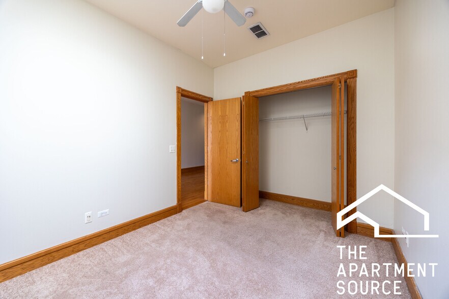 Building Photo - 1162 W Grand Ave