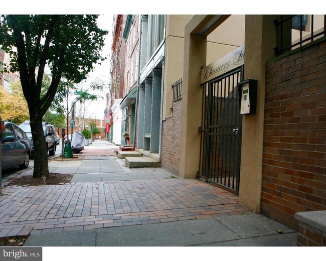 Primary Photo - 132 Arch St