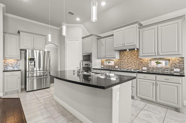 Building Photo - 2402 Long Meadow Way