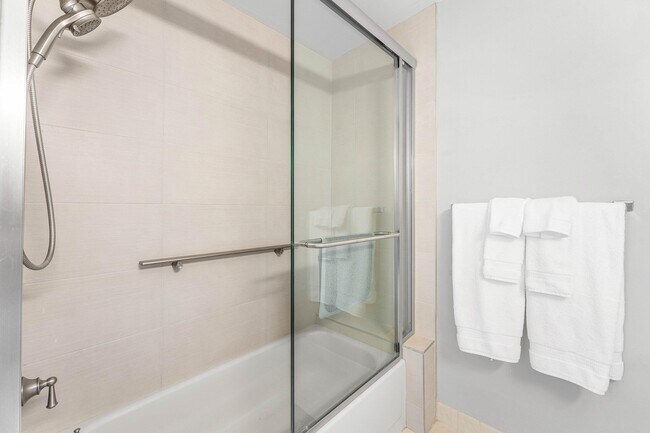 Building Photo - 816 Windermere Way