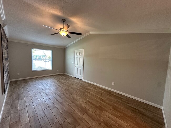 Building Photo - 2821 Nordman Ave