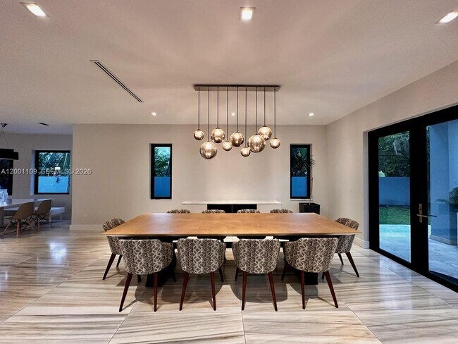 Building Photo - 223 NW 129th Ave