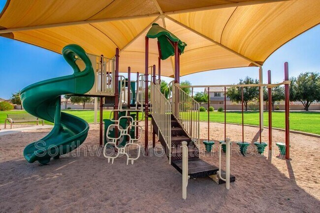 Building Photo - 33411 N Stone Ridge Dr