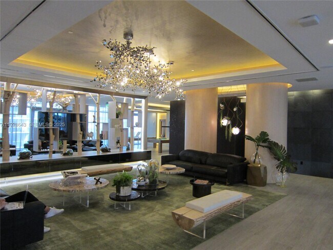 Building Photo - 488 NE 18th St