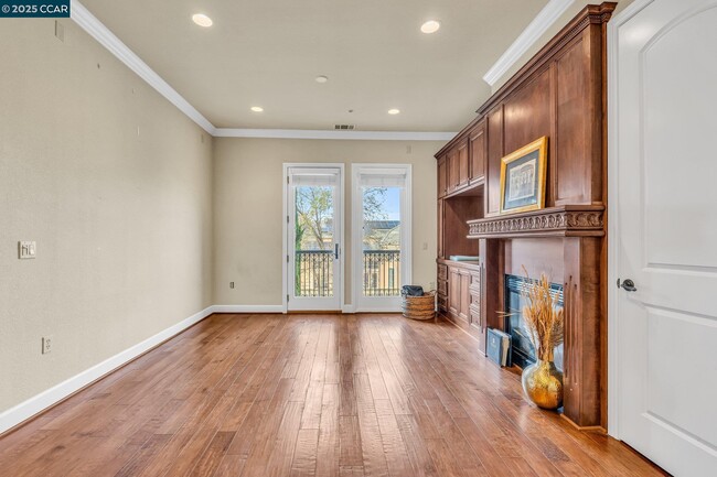 Building Photo - 1212 Sonata Dr