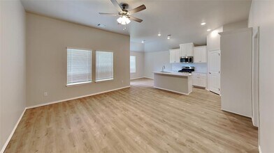 Building Photo - 12800 Elba Dr