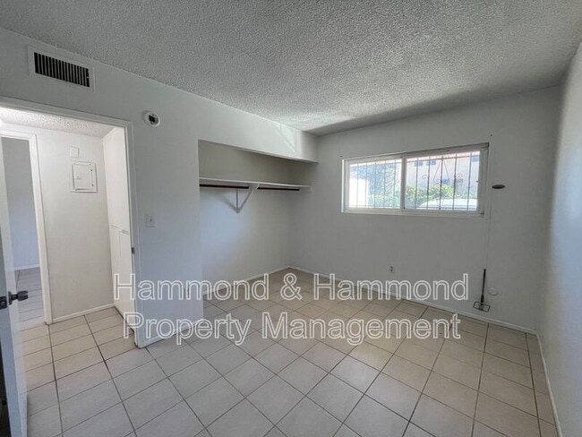 Building Photo - 7924 Laurel Canyon Blvd