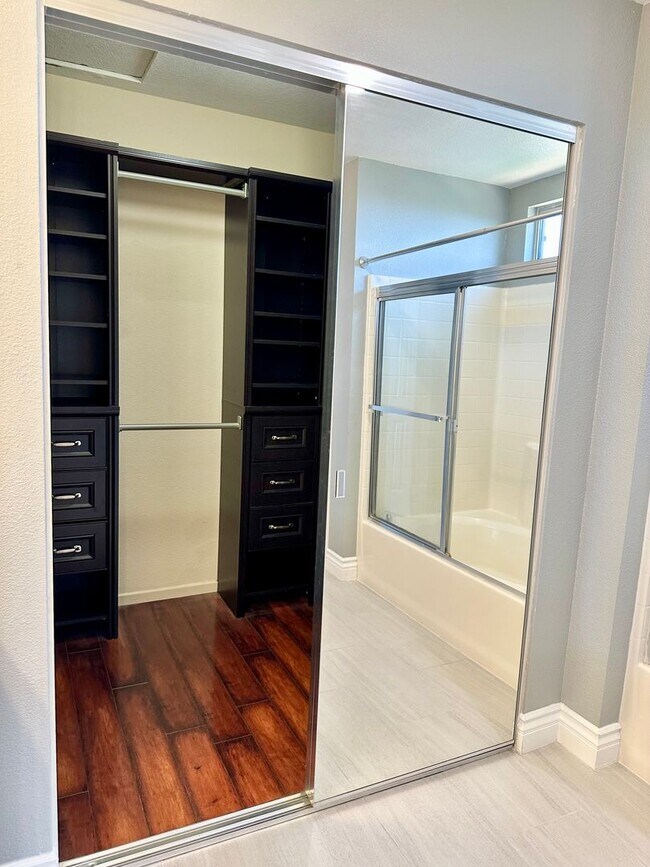 Building Photo - 1508 Robles Dr