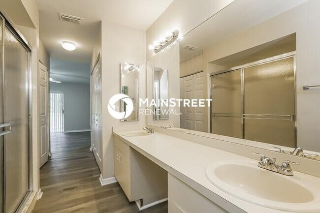 Building Photo - 3 Bedroom Pet-Friendly Home in Fort Myers, FL with Main Street Renewal