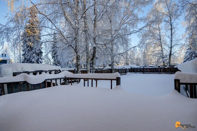 Building Photo - 531 Idaho St