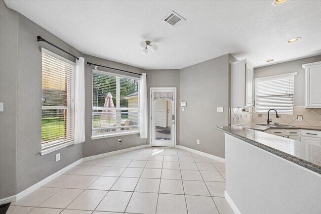 Building Photo - 13518 Via Chianti Ln