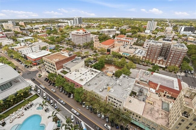 Building Photo - 400 Central Ave