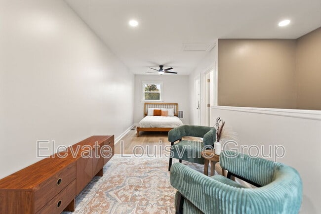 Building Photo - 825 E Chestnut St