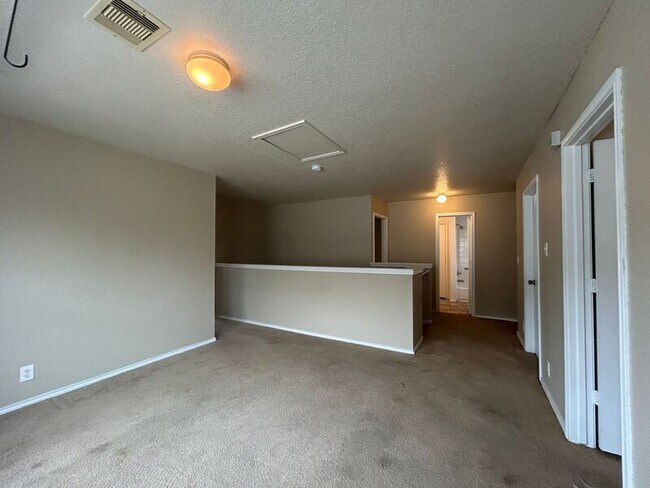 Building Photo - 1423 Range Finder