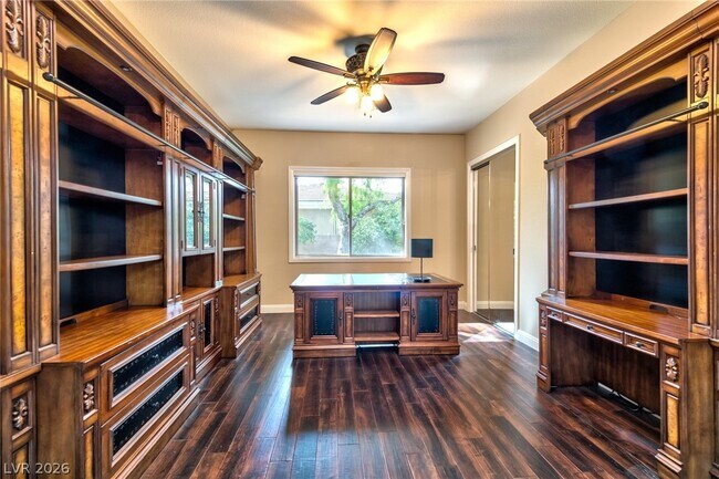 Building Photo - 3 Regent Park Ct