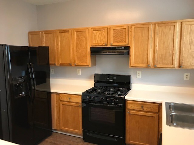 Building Photo - 8969 Meadowmont View Dr