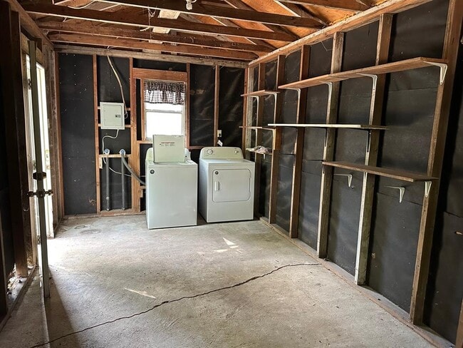 Building Photo - 931 Cheatham St