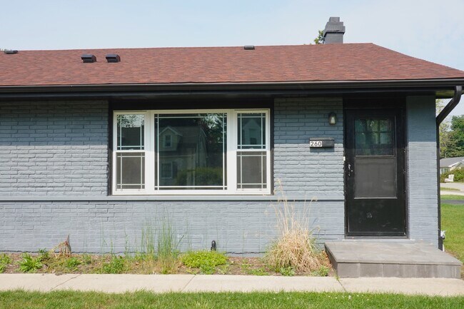 Building Photo - 260 N Slusser St