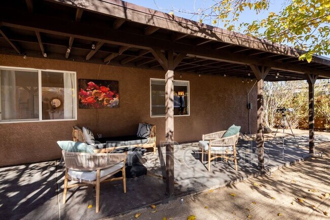 Building Photo - 61493 Desert Air Rd