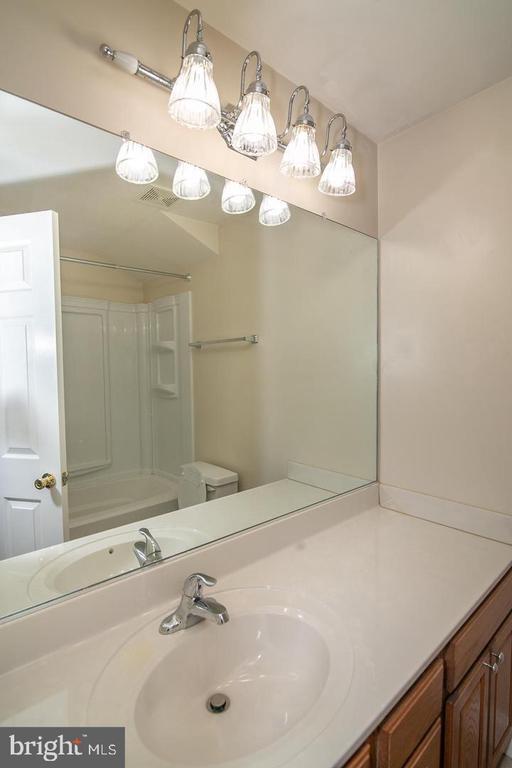Building Photo - 3018 Desert Palm Ct