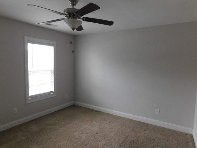 Building Photo - Month to Month Lease
