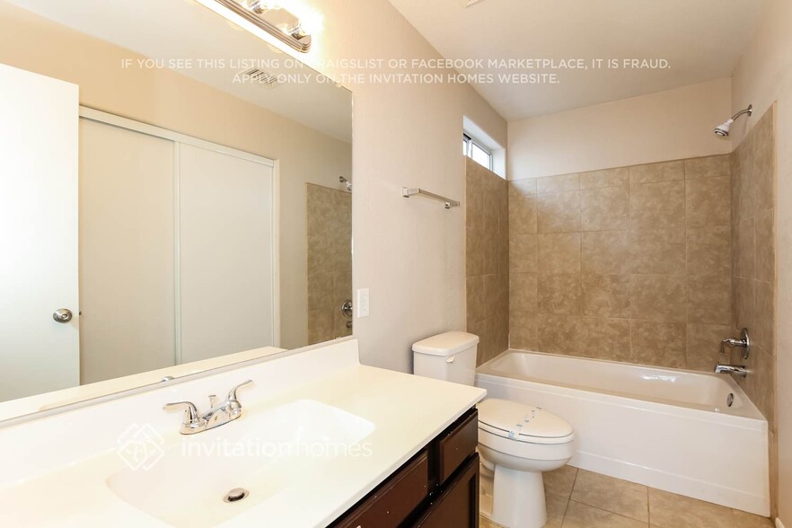 Building Photo - 8931 W Fullam St