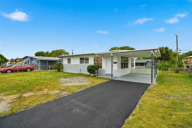 Building Photo - 1731 NW 26th Ave