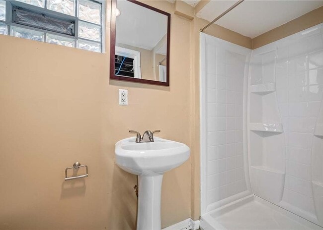 Building Photo - 3729 Baytree St